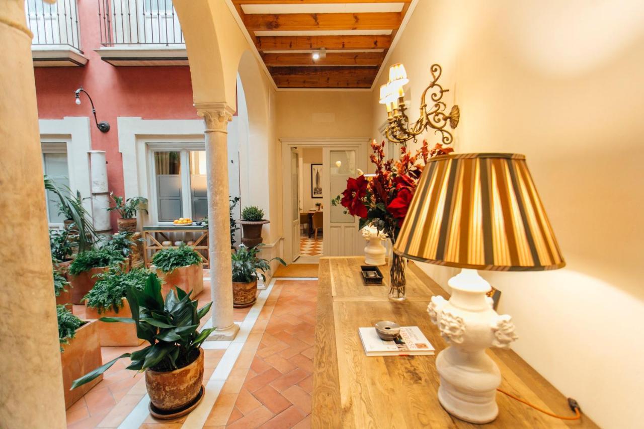 Casa Patio Del Siglo XIX Lejlighedshotel Sevilla Eksteriør billede